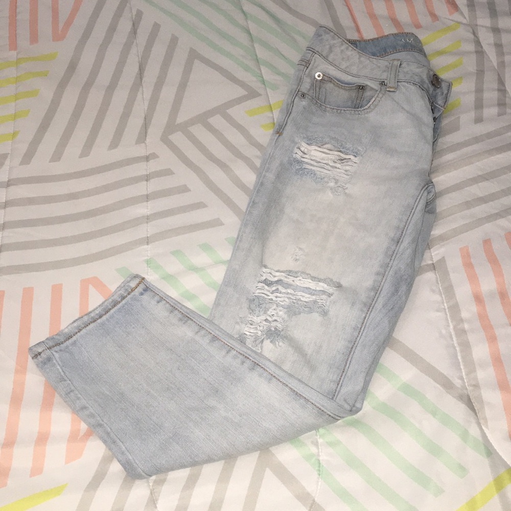 American Eagle - Light Crop Ripped Boyfriend Jeans